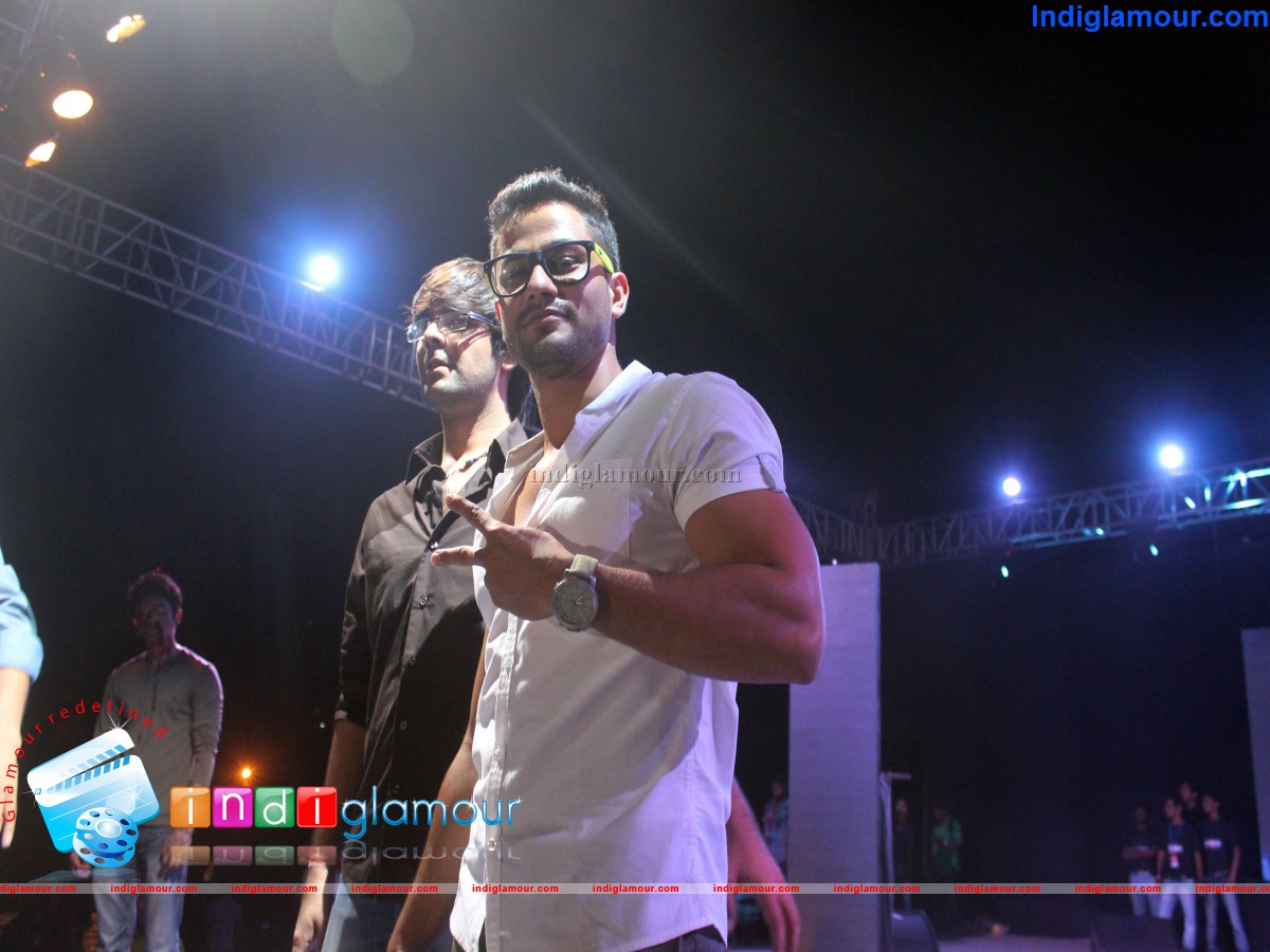 Go Goa Gone Promotion In Dy Patil Stadium Navi Mumbai Event hd photo