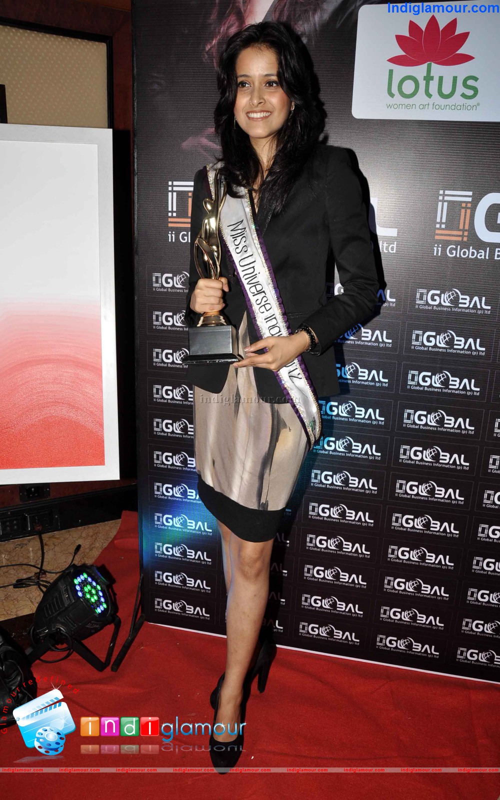 Shabana Azmi Receives Women Leaders in India Award Event hd photo