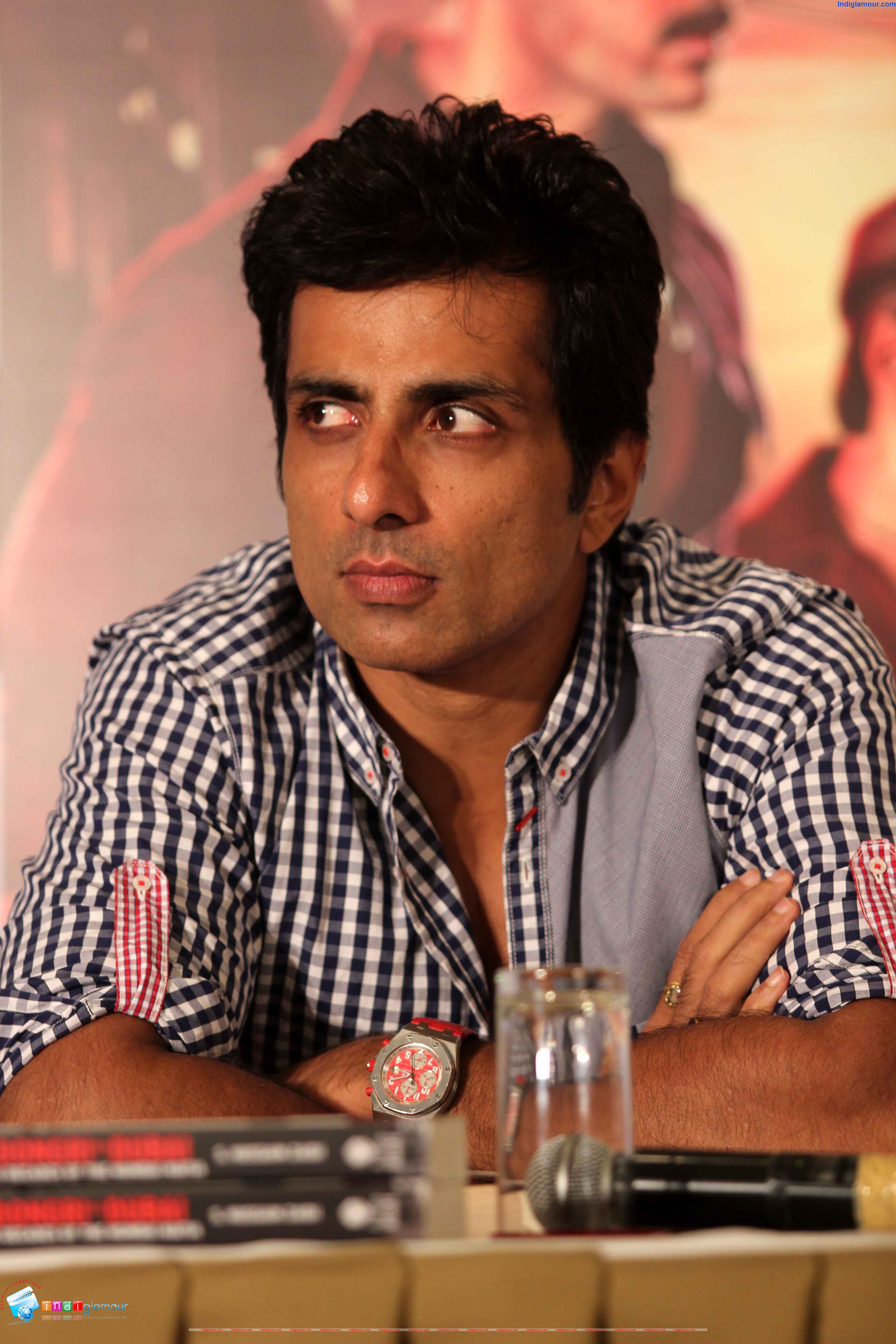 Shoot out at Wadala Press Meet Event hd photo