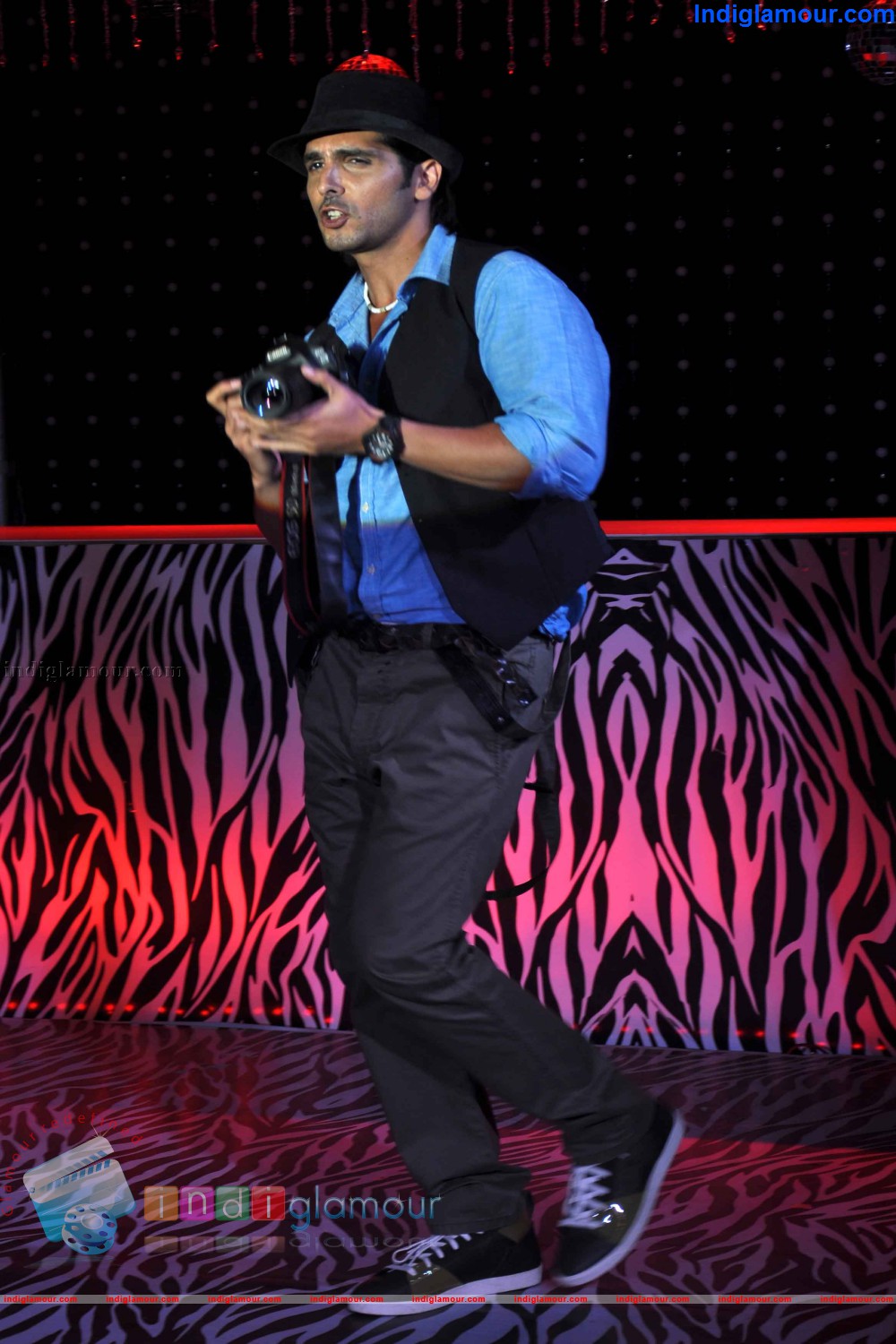 Press Conference and Curtain Rasier of DESI MAGIC Event hd photo