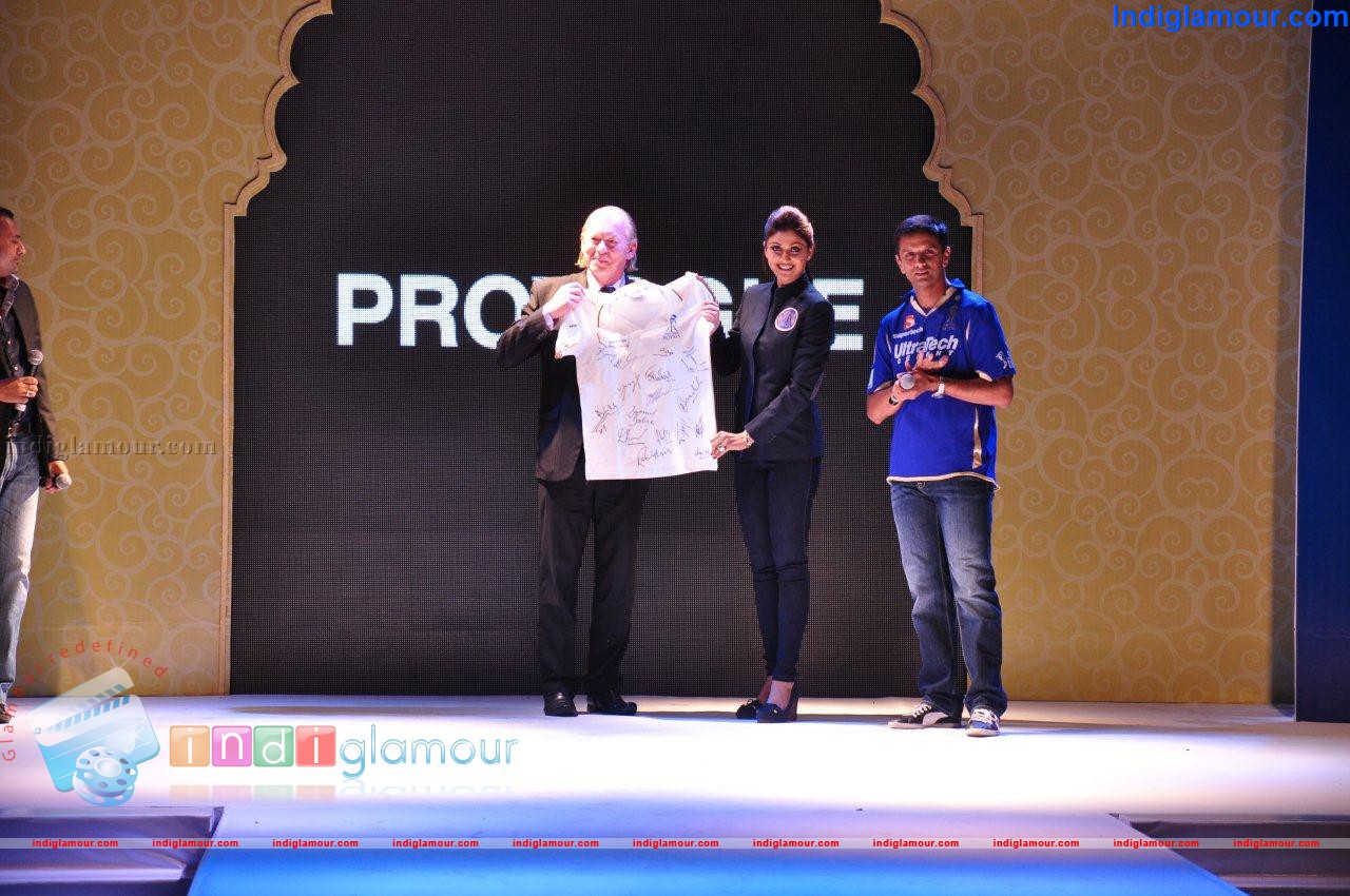 The Ramp for Provorue and Rajasthan Royals in Jaipur Event hd photo