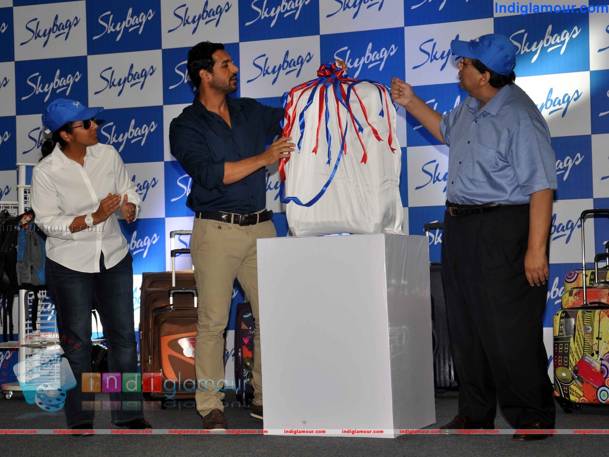 John Abraham Launches New Range Of Skybag Event hd photo