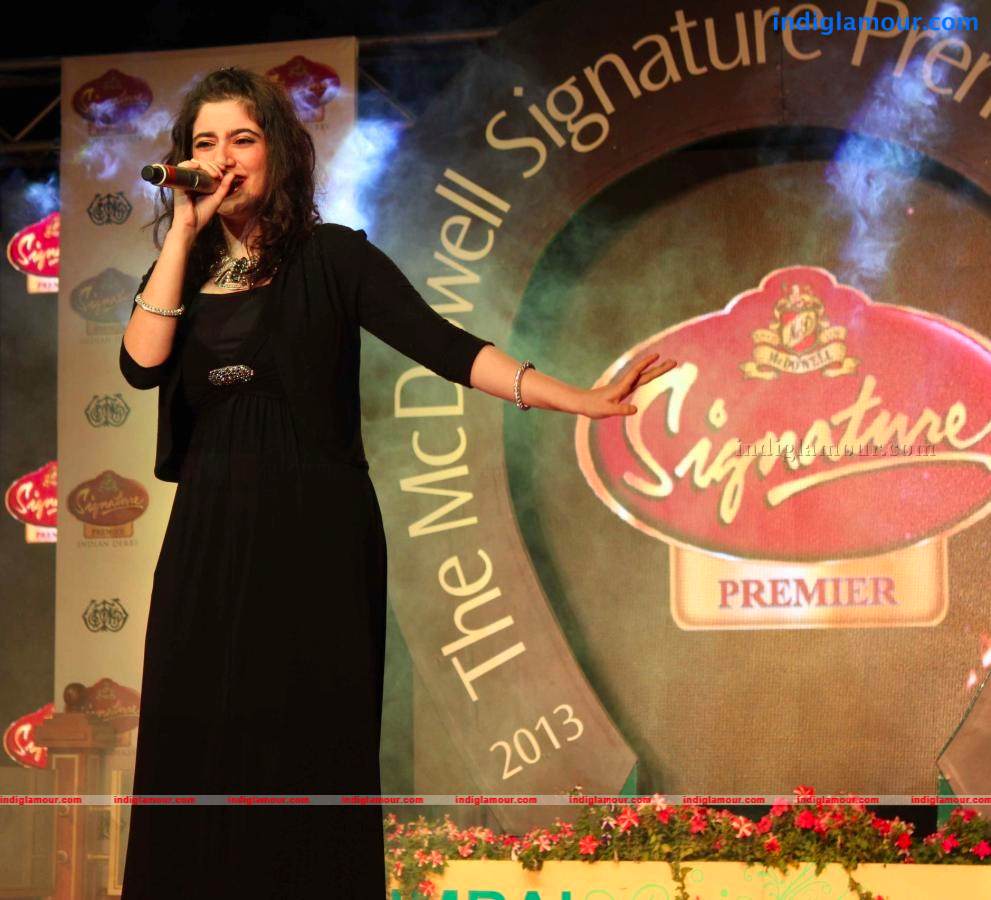 Fashion Show Ahead Of Indian Derby 2013 Event hd photo