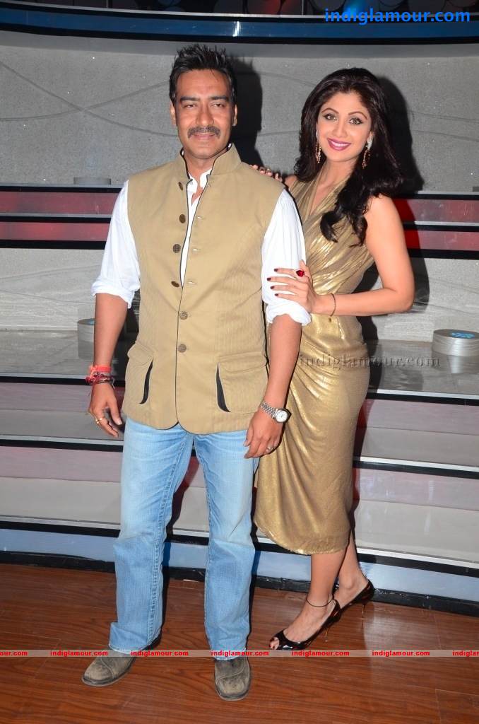 Ajay Devgan And Shilpa Shetty At Nach Baliye 5 Event Event hd photo