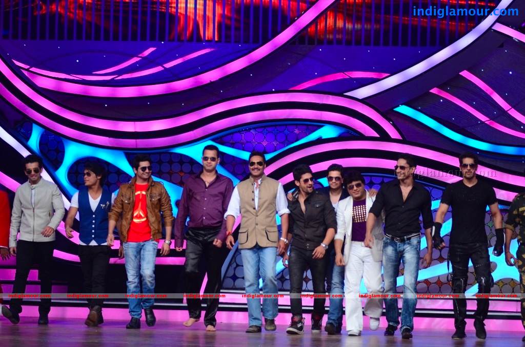 Ajay Devgan And Shilpa Shetty At Nach Baliye 5 Event Event hd photo