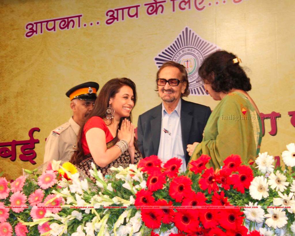 Bollywood Stars At Mumbai Police Women Interface Event hd photo