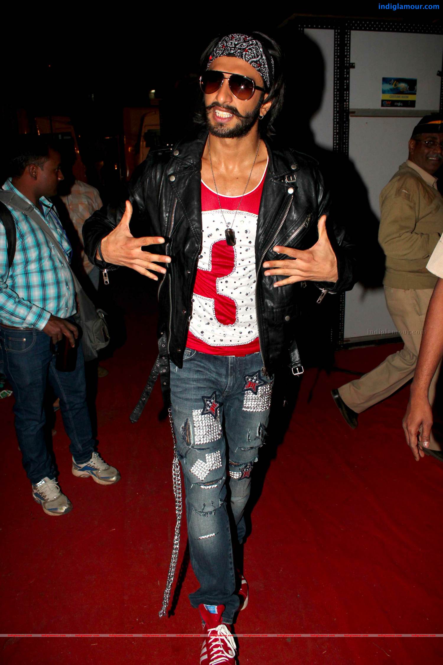 Bollywood Celebs Salute Mumbai Police At Umang 2013 Event hd photo