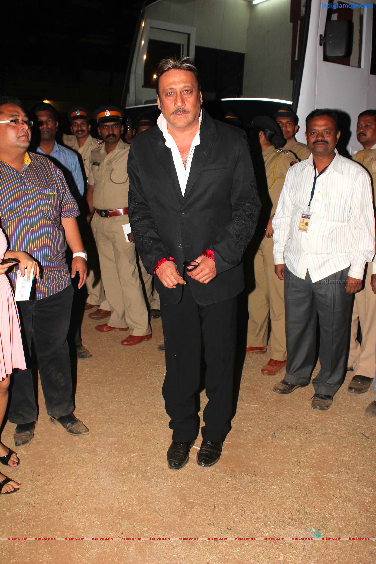Bollywood Celebs Salute Mumbai Police At Umang 2013 Event hd photo