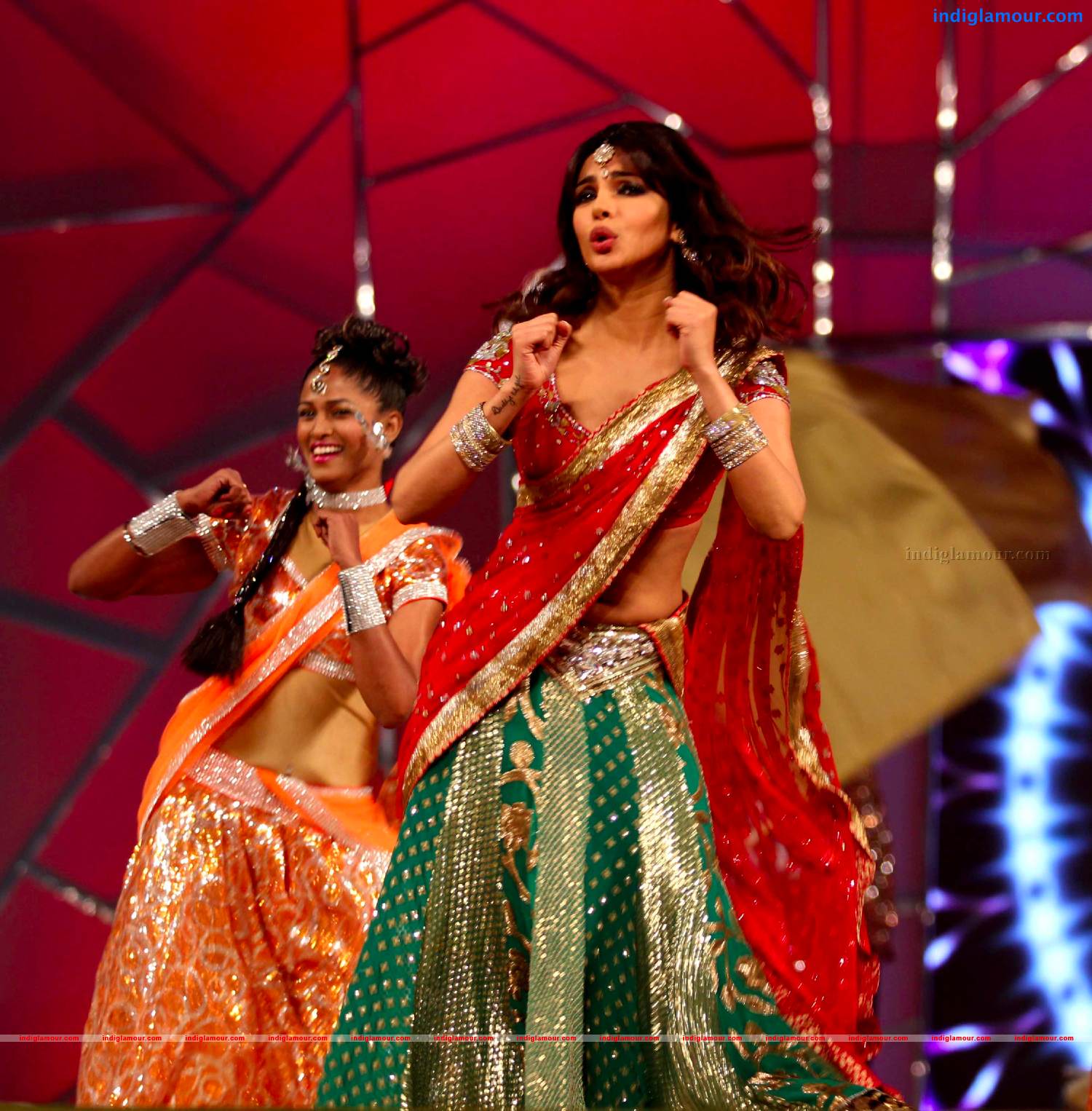Bollywood Celebs Salute Mumbai Police At Umang 2013 Event hd photo