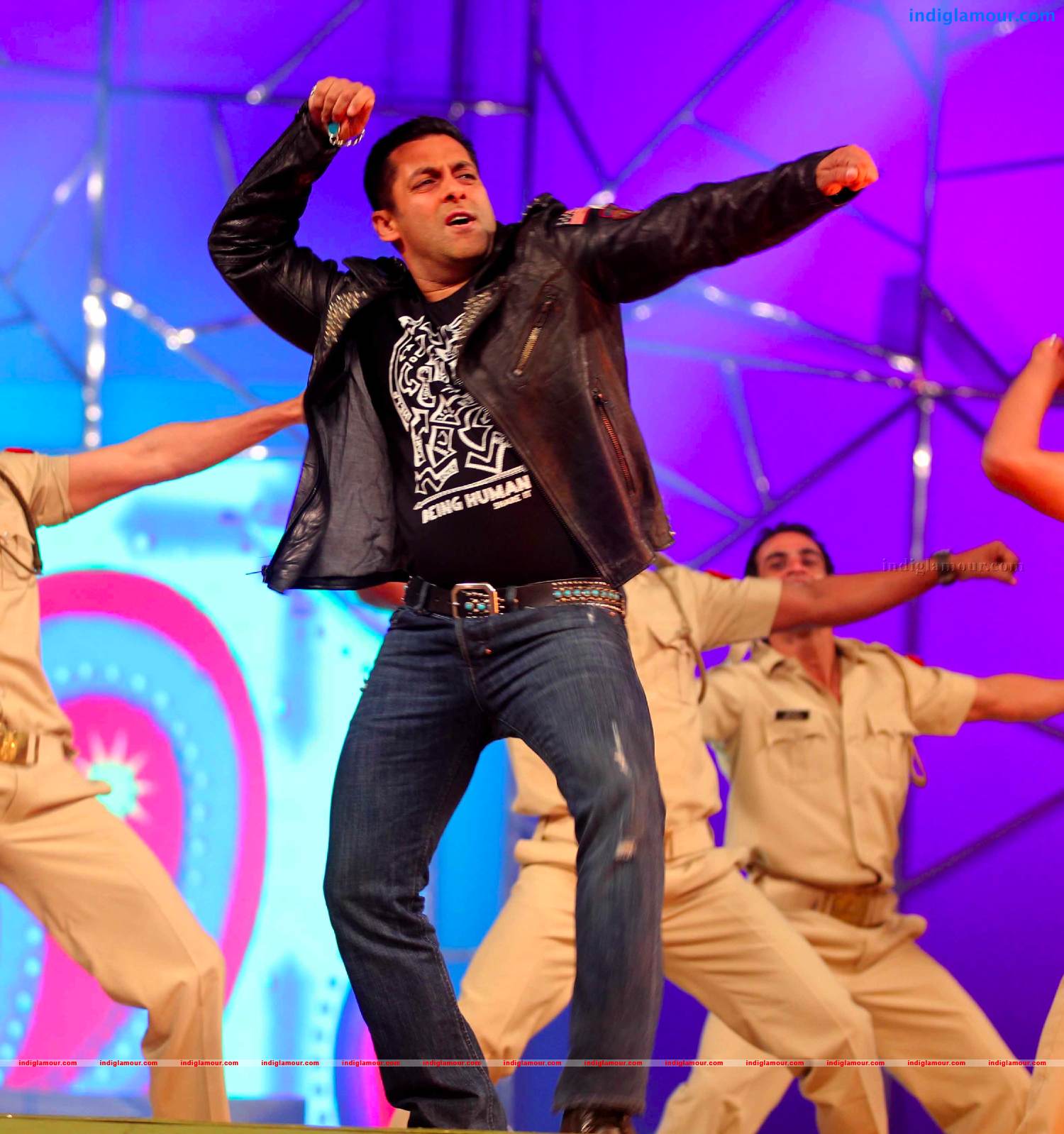 Bollywood Celebs Salute Mumbai Police At Umang 2013 Event hd photo