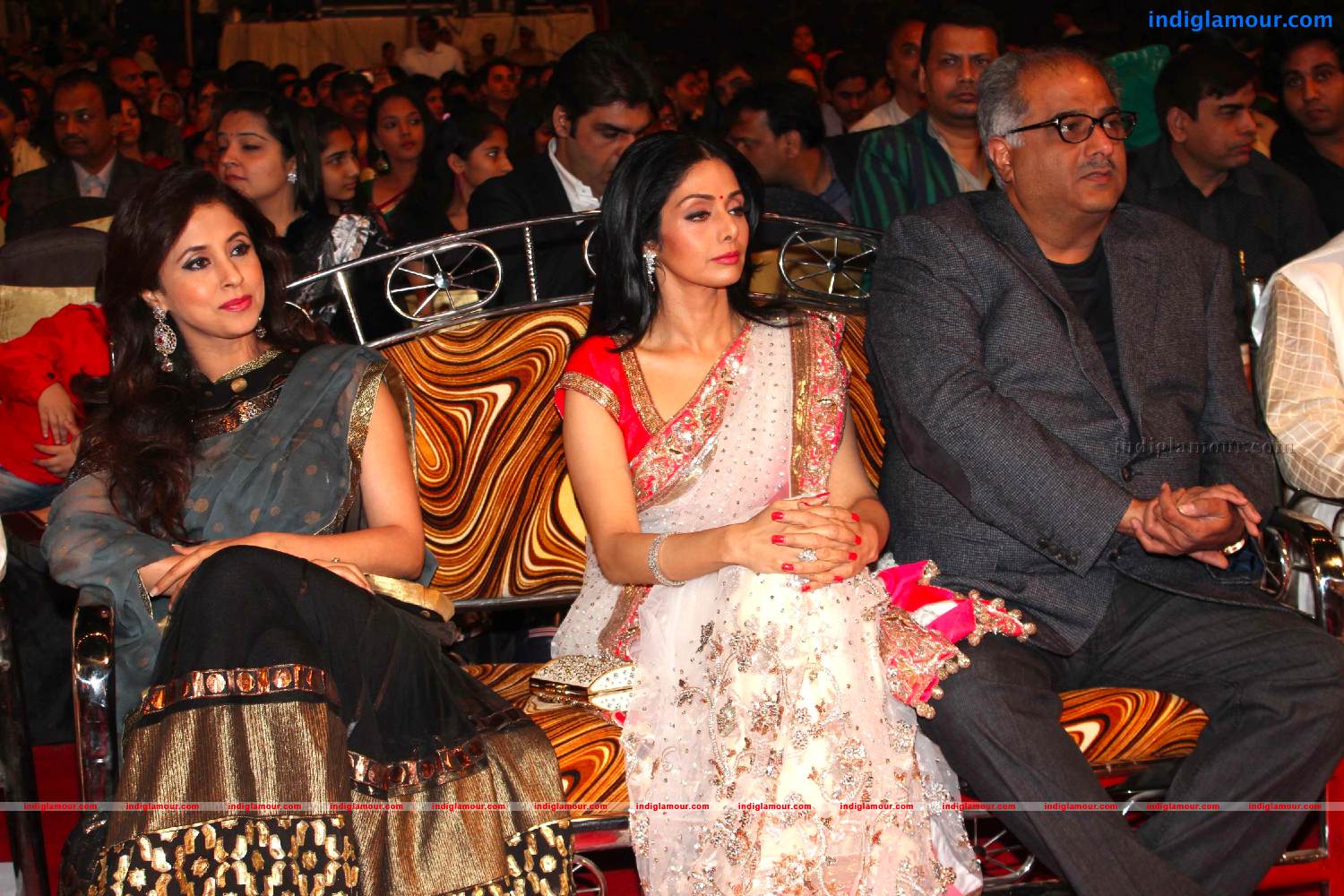 Bollywood Celebs Salute Mumbai Police At Umang 2013 Event hd photo