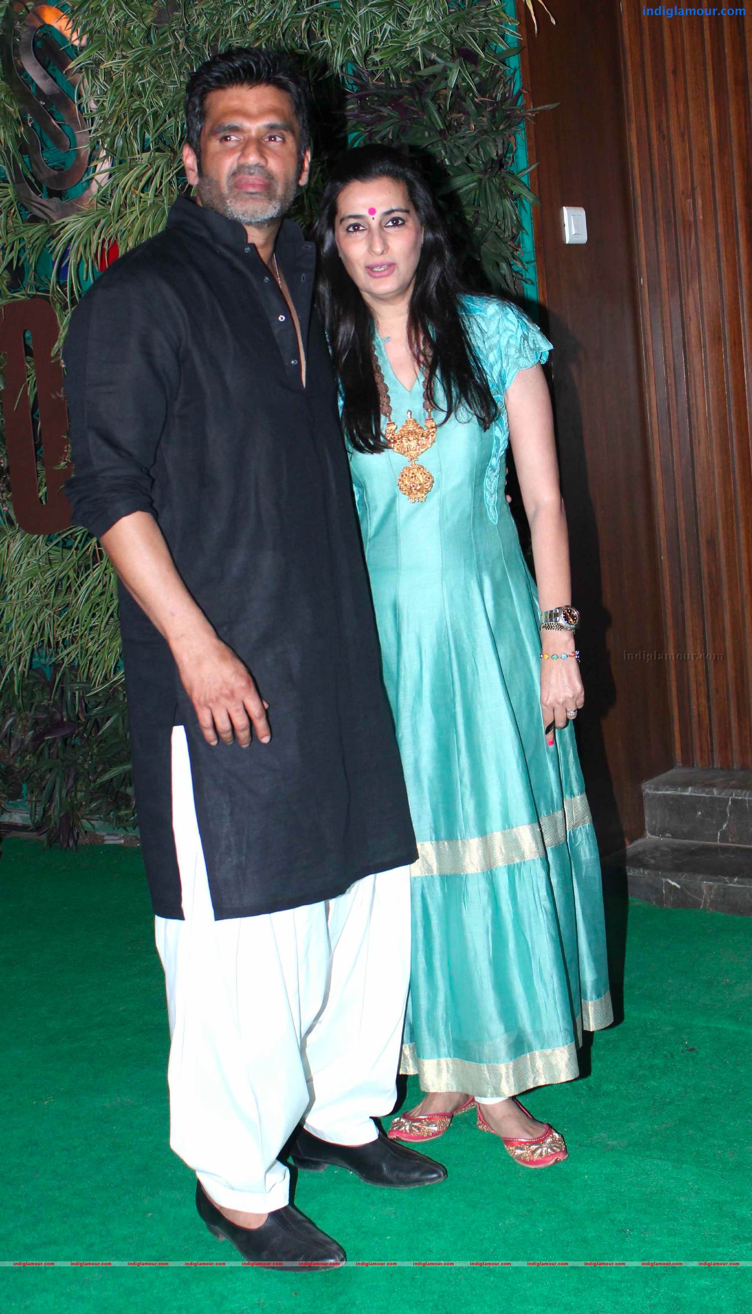 Celebs At Sunil Shetty's Store R House Launch Photos Event hd photo