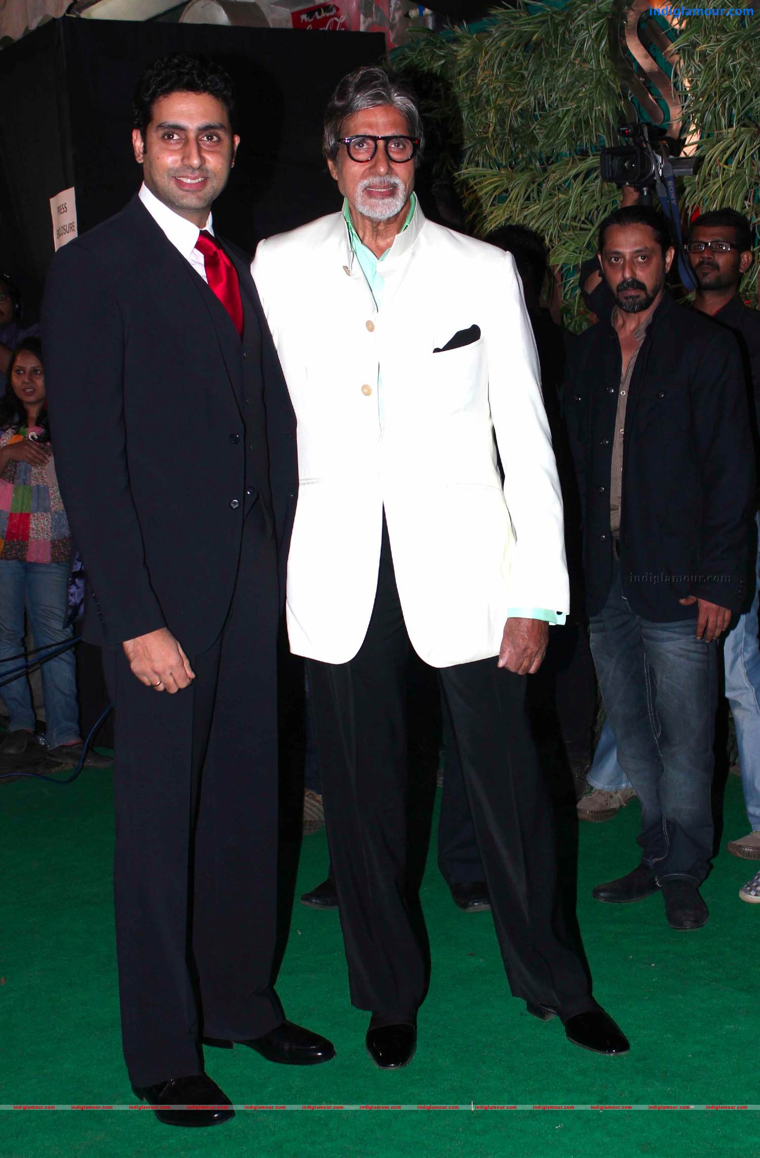 Celebs At Sunil Shetty's Store R House Launch Photos Event hd photo