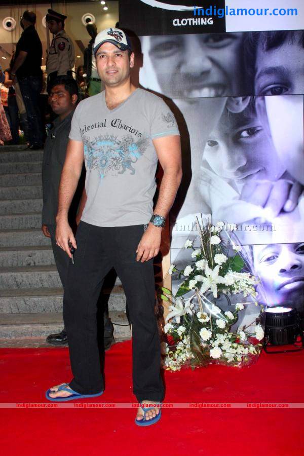 Salman, Arbaaz And Sohail At Being Human Clothing Line Launch Event hd photo