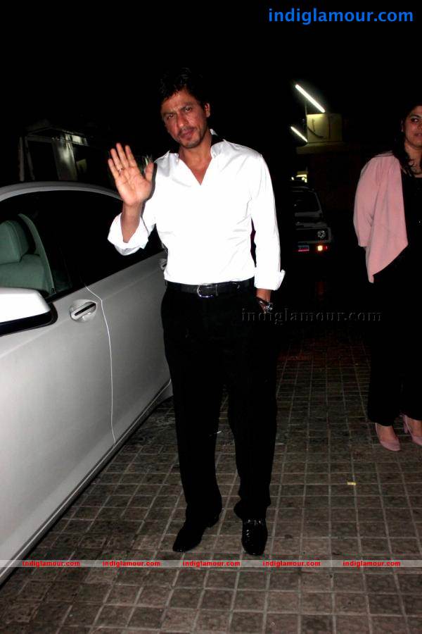 Shahrukh Khan At Mumbai Mirror Special Screening Event hd photo