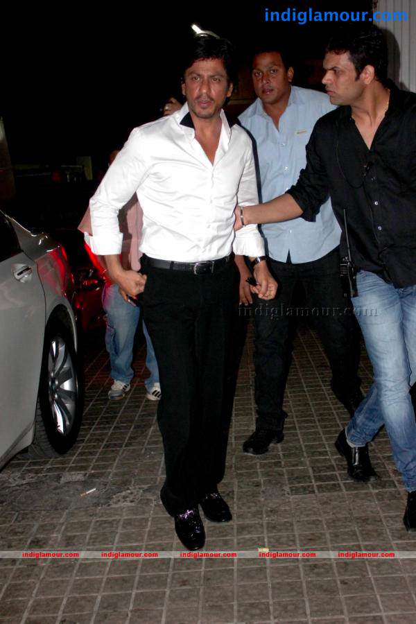 Shahrukh Khan At Mumbai Mirror Special Screening Event hd photo