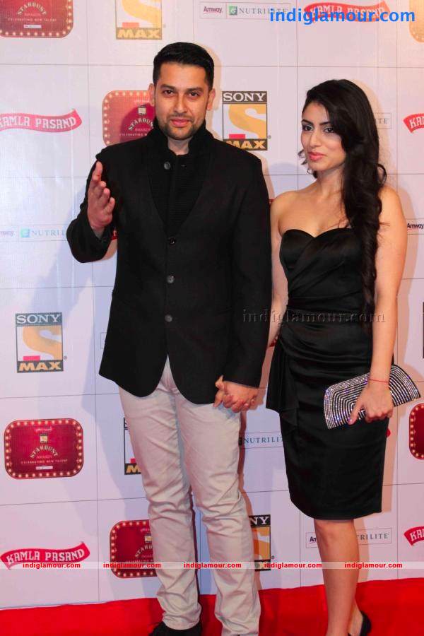 On The Red Carpet At Stardust Awards 2013 Event hd photo