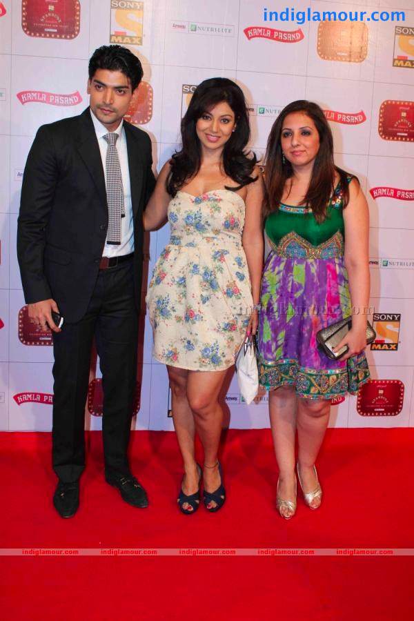 On The Red Carpet At Stardust Awards 2013 Event hd photo