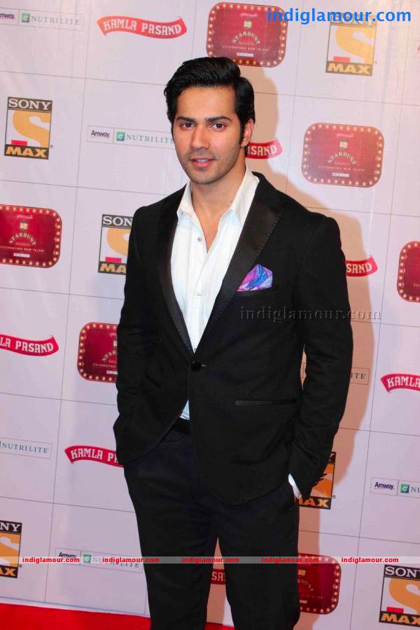 On The Red Carpet At Stardust Awards 2013 Event hd photo