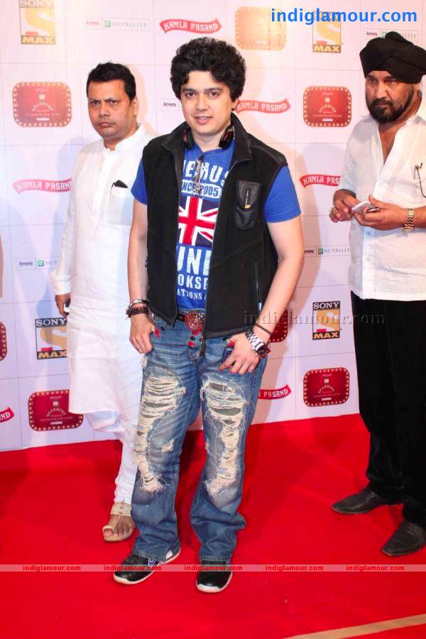 On The Red Carpet At Stardust Awards 2013 Event hd photo