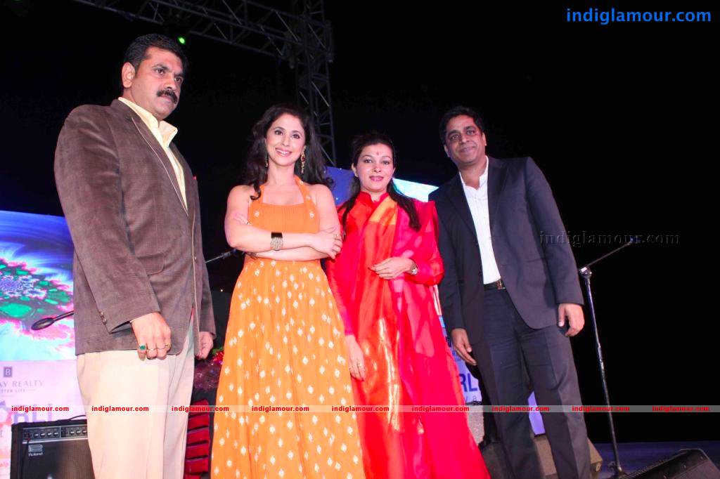 Stars At Worli Festival 2013 Event hd photo