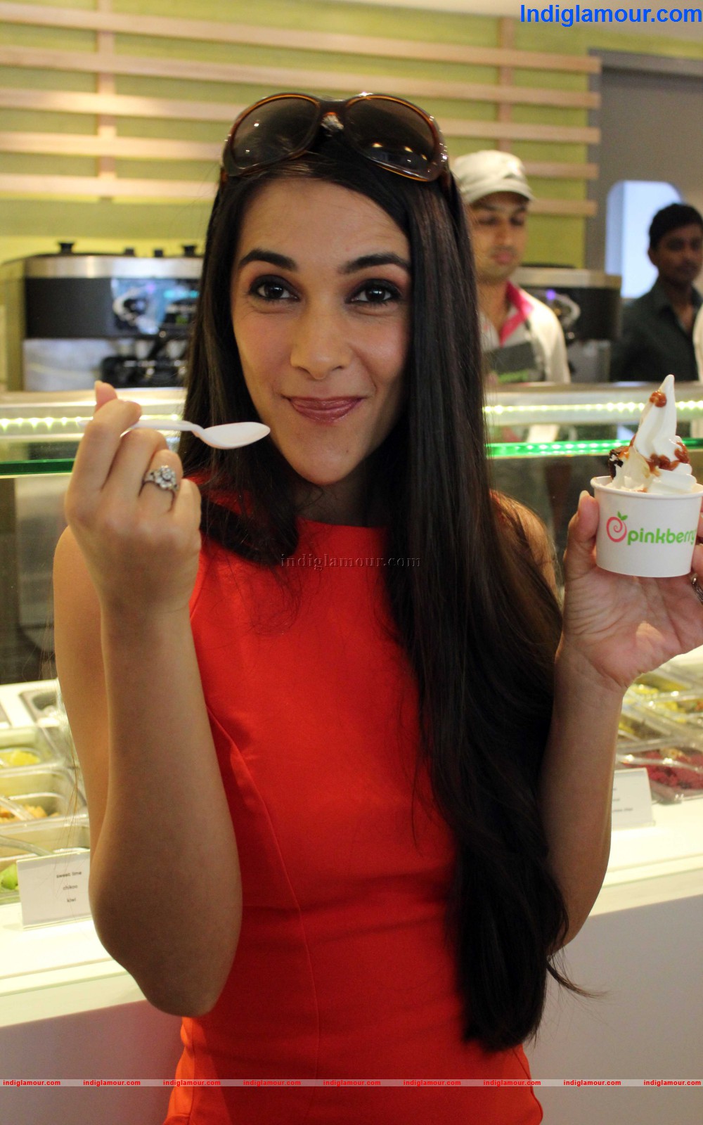 Tara Sharma Launches Pinkberry Event hd photo