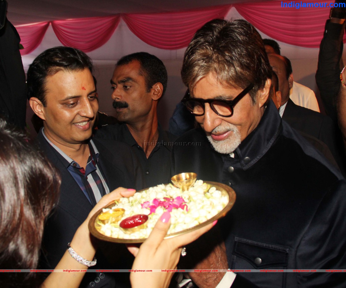 Amitabh Bacchan Inagurates Skin Infinity Event hd photo