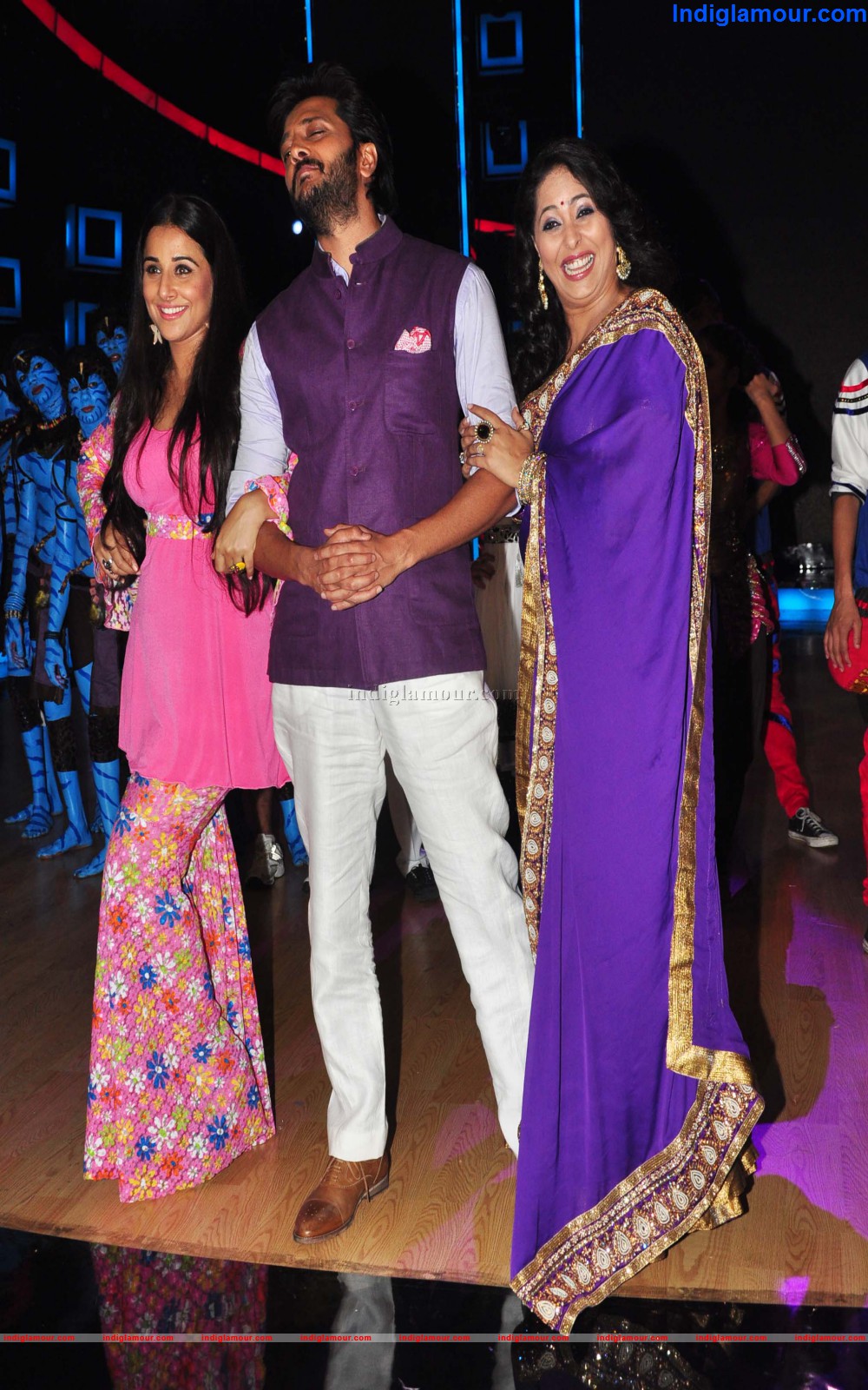 Vidya Balan Emraan Hashmi at Star Plus Indias Dancing Super Star Event hd photo