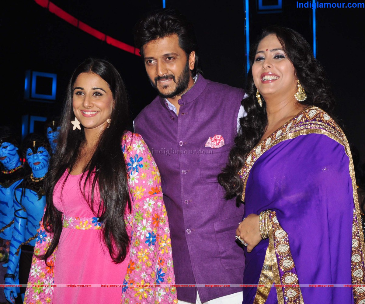 Vidya Balan Emraan Hashmi at Star Plus Indias Dancing Super Star Event hd photo