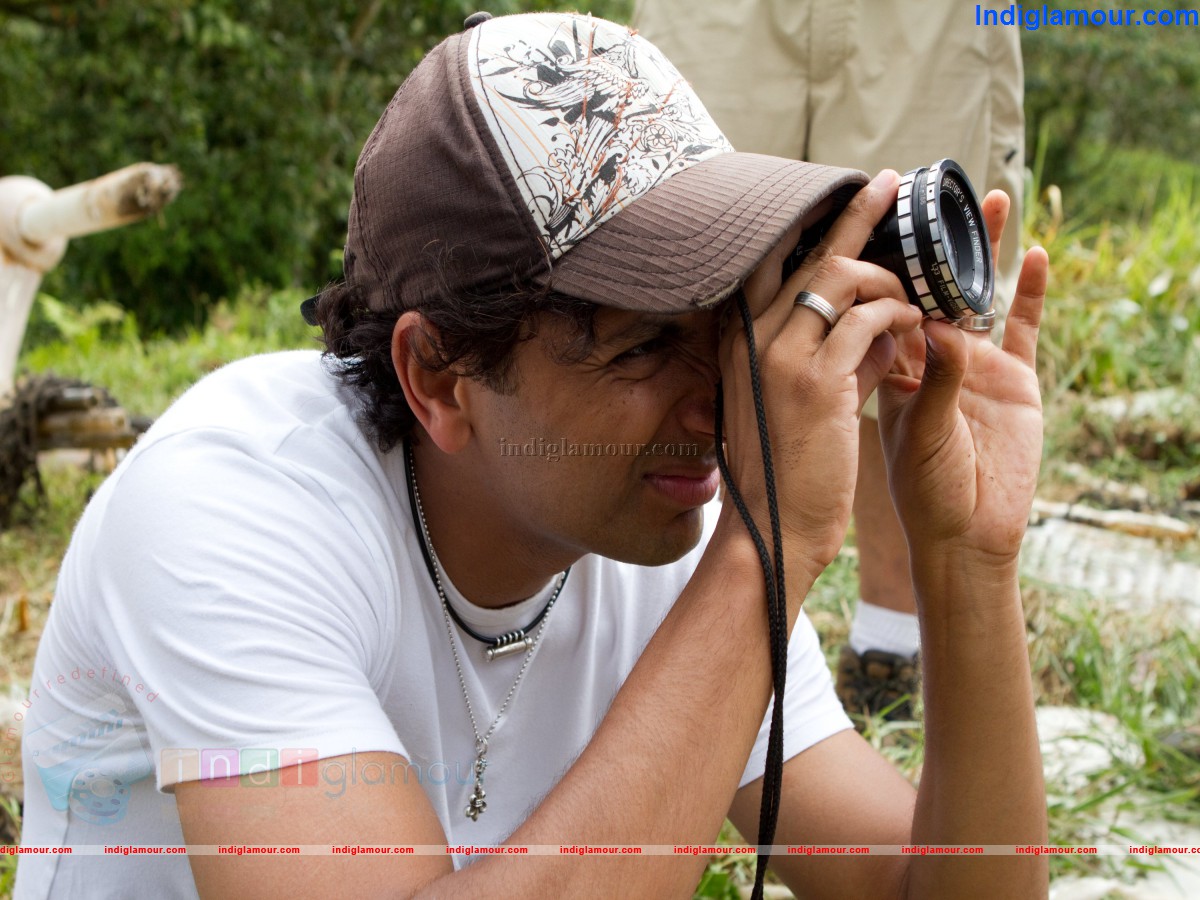 M Night Shyamalan for After Earth Event hd photo