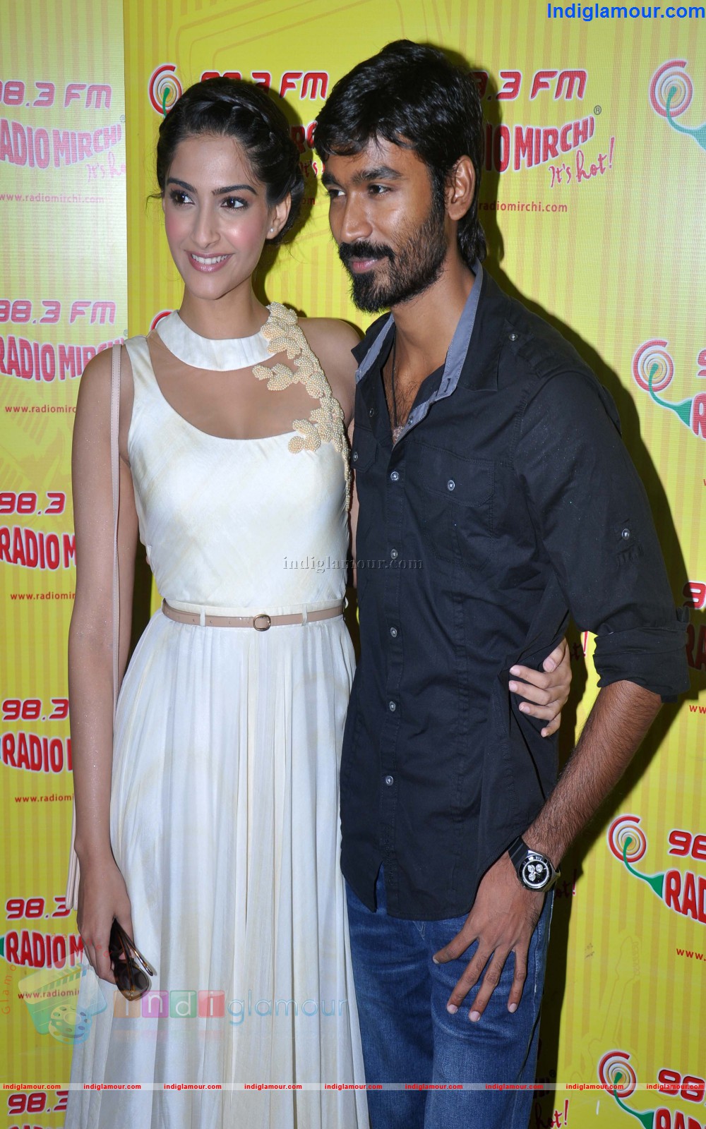 Ranjahanaa Music Launch at Radio Mirchi Event hd photo