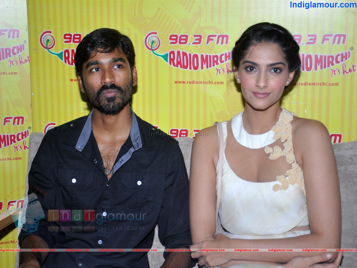 Ranjahanaa Music Launch at Radio Mirchi Event hd photo