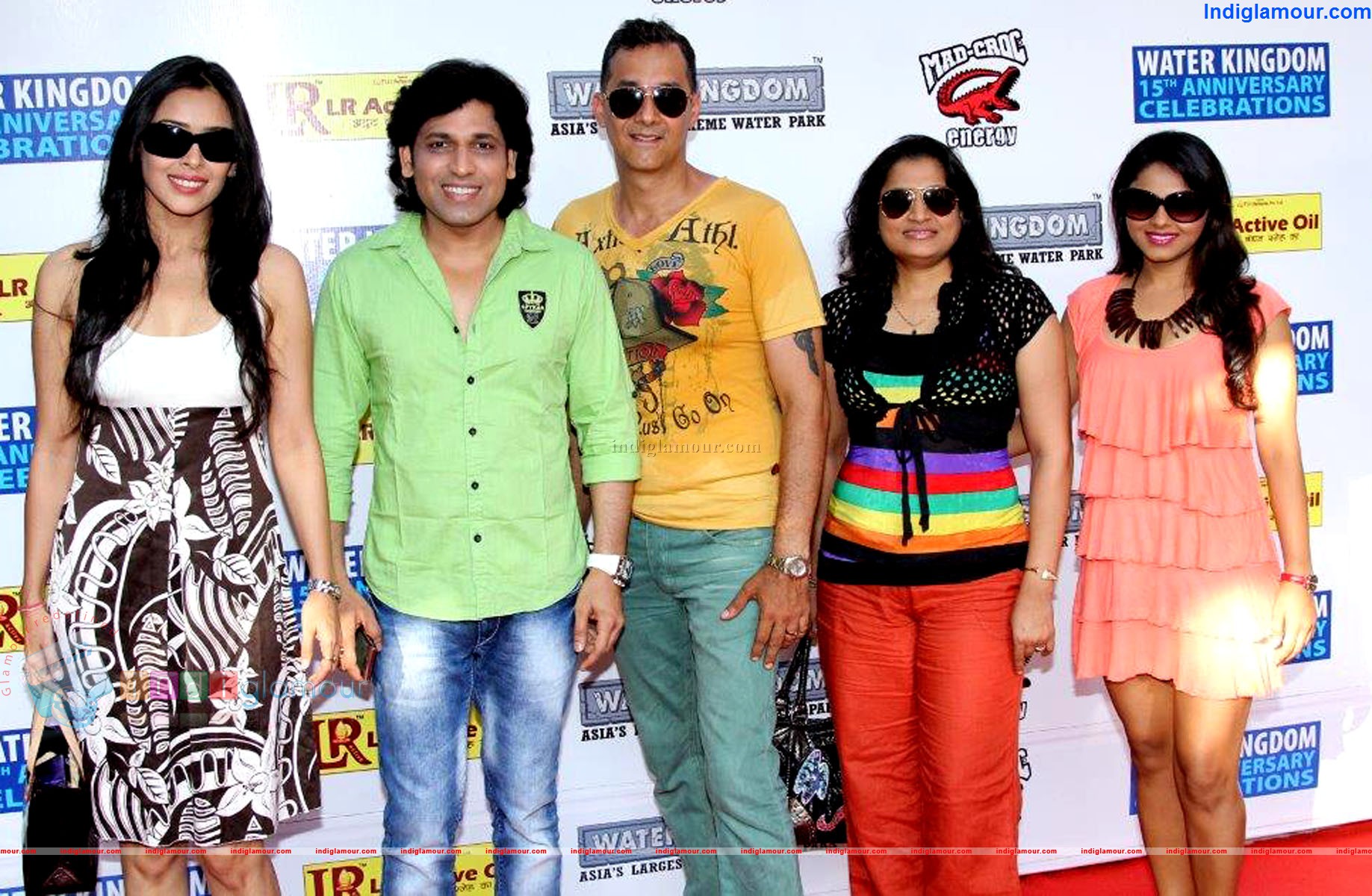 Hrishita went with Cast of Film Ziindagi 50 50 to Promote at Water Kingdom Event hd photo