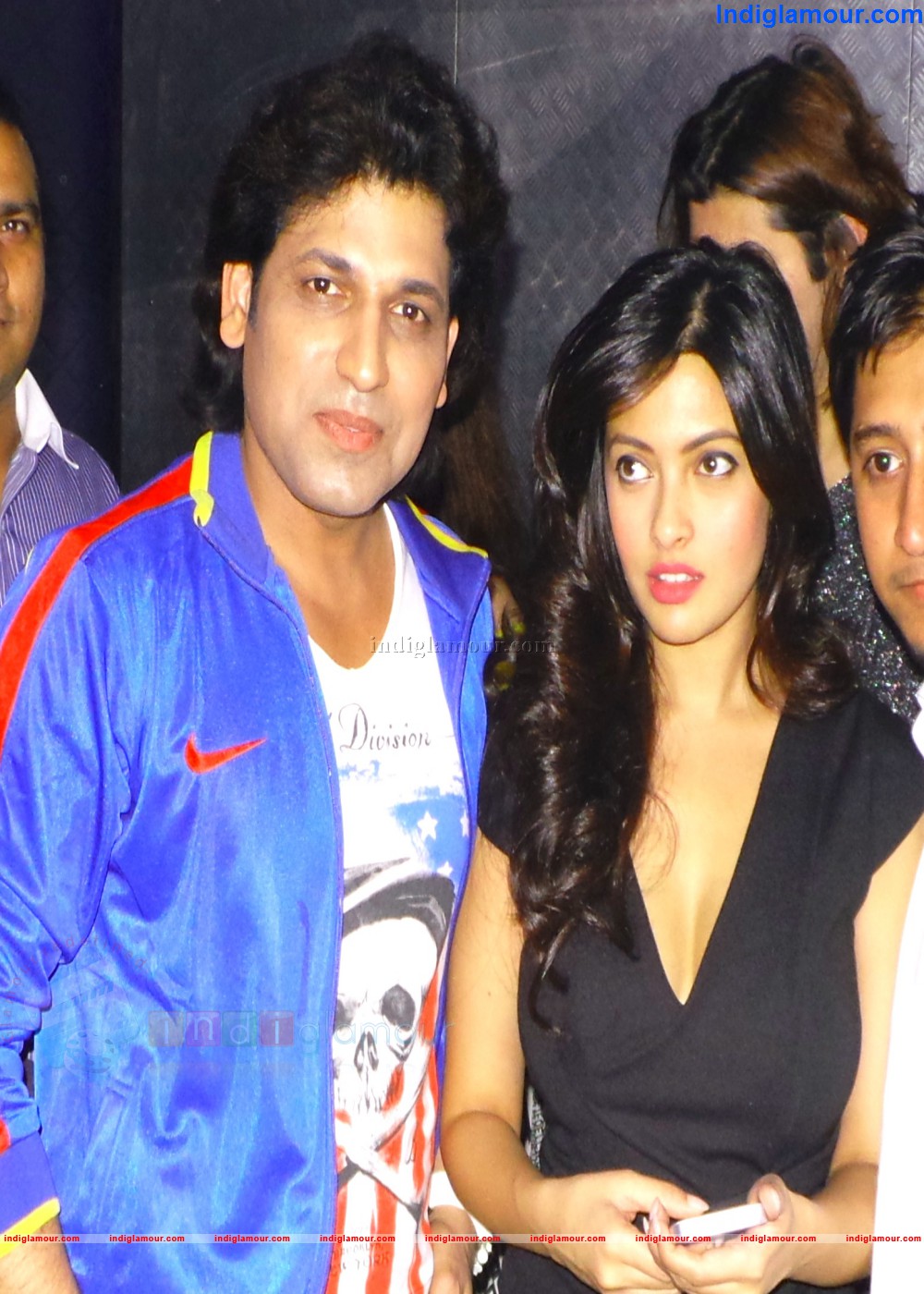 Veena Malik with Rajan Verma at Zindagi 50 50 Premiere Event hd photo