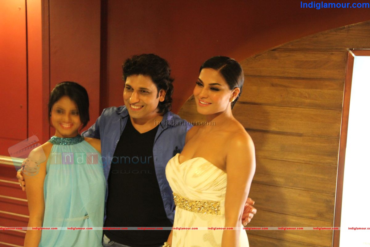 Veena Malik with Rajan Verma at Zindagi 50 50 Premiere Event hd photo