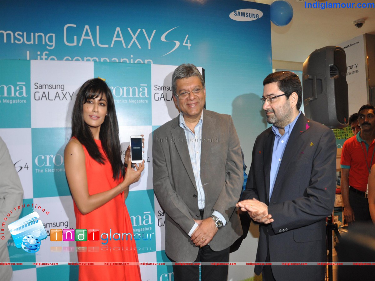 Chitrangada Singh Launch Samsung S4 Event hd photo