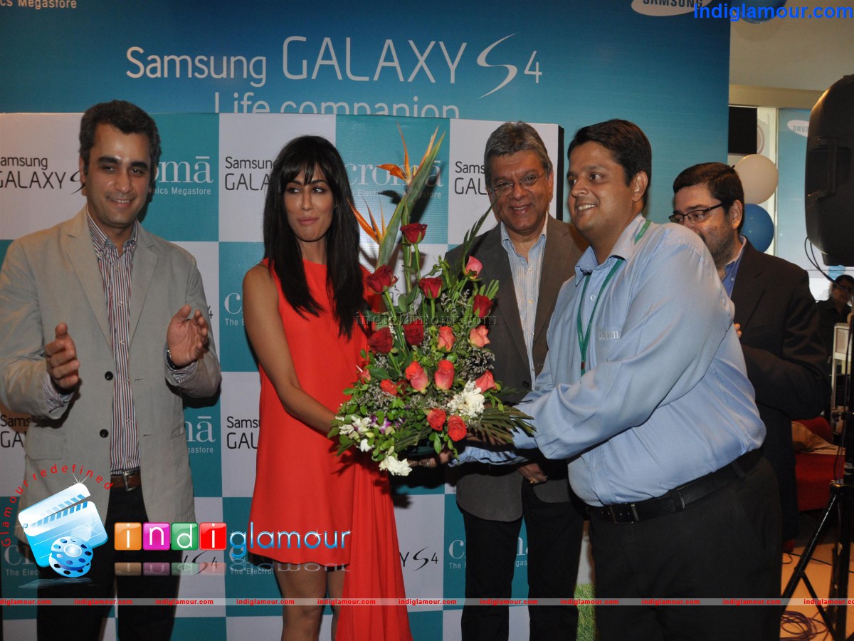 Chitrangada Singh Launch Samsung S4 Event hd photo