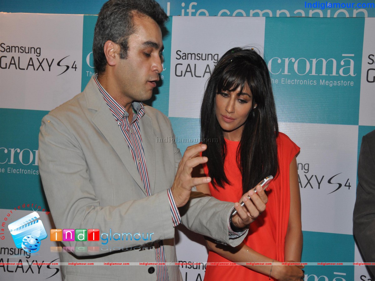 Chitrangada Singh Launch Samsung S4 Event hd photo