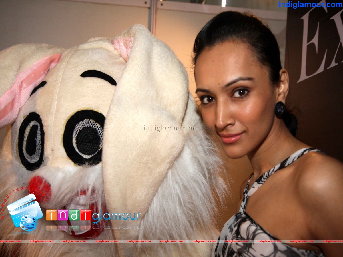 Peta Promotes Extra Vegan Za at Indian Luxury Expo Event hd photo