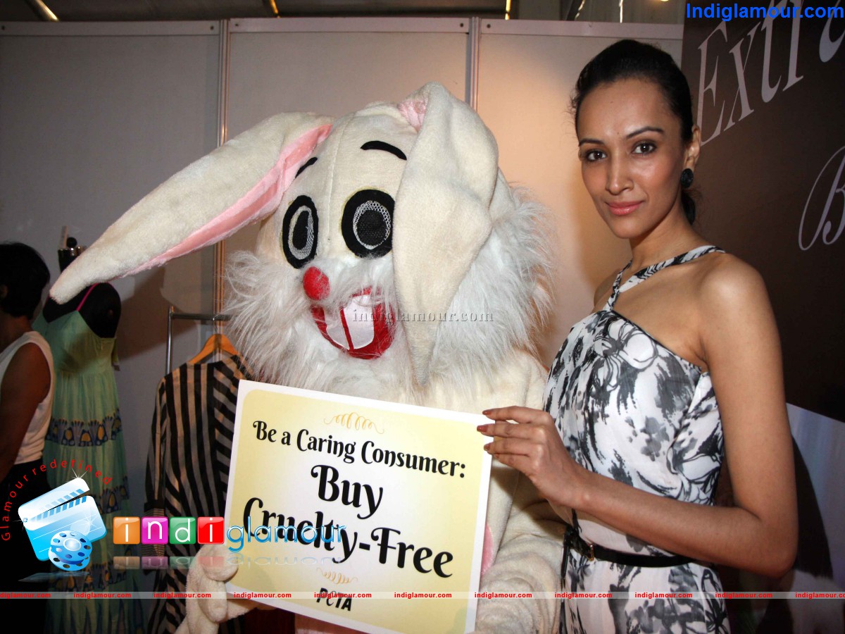 Peta Promotes Extra Vegan Za at Indian Luxury Expo Event hd photo