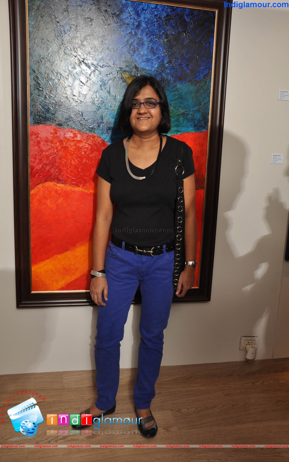 Priyasri Art Gallery Presents Past Forward Recent Oil Canvas Event hd photo