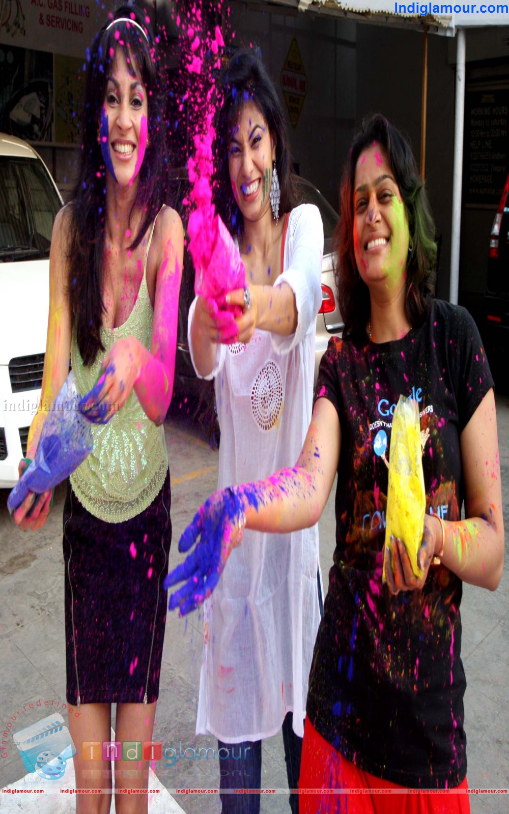 Actors Play Dry And Safe Holi Event hd photo