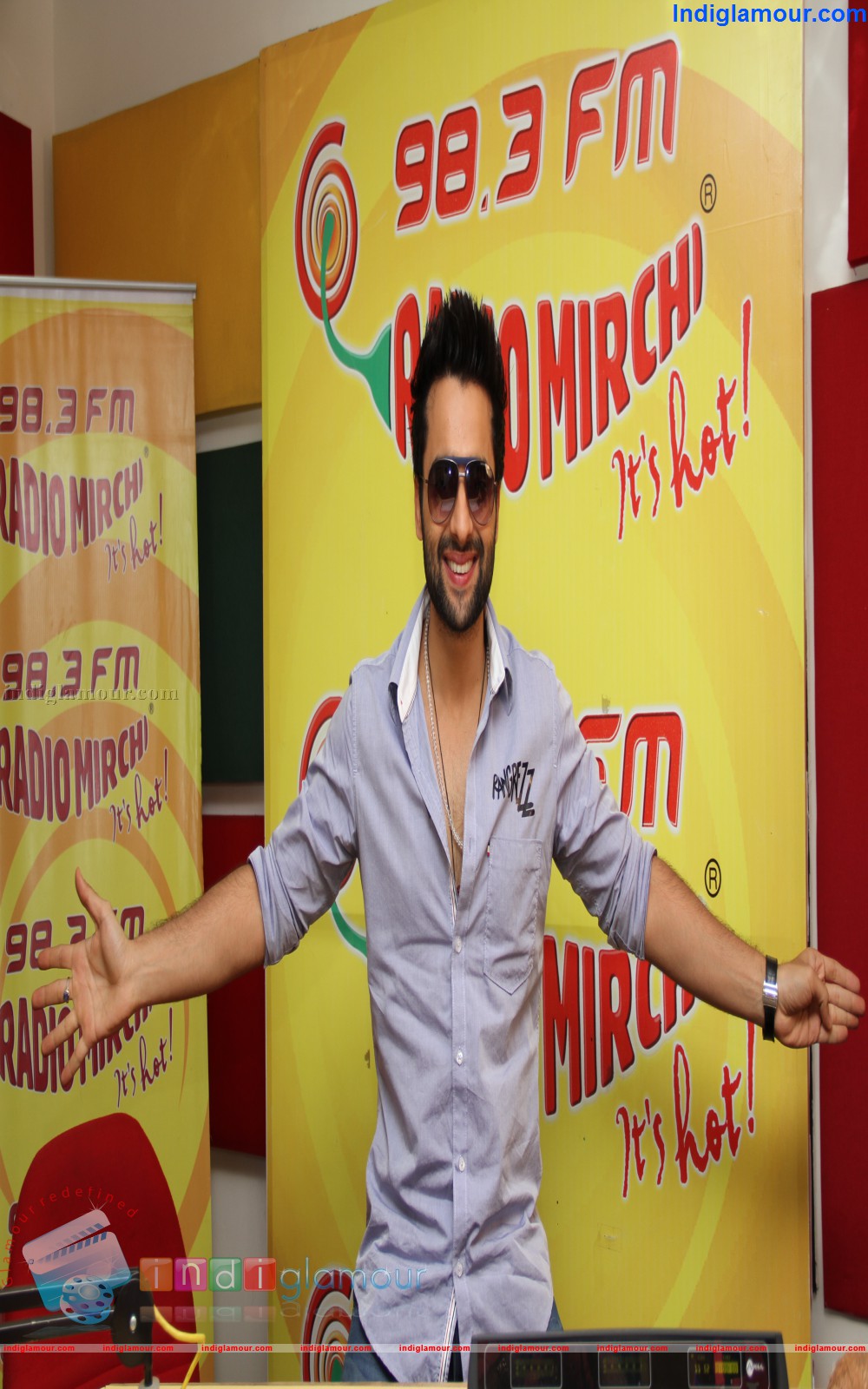 Jackie Bhagnani at Radio Mirchi Mumbai studio Event hd photo