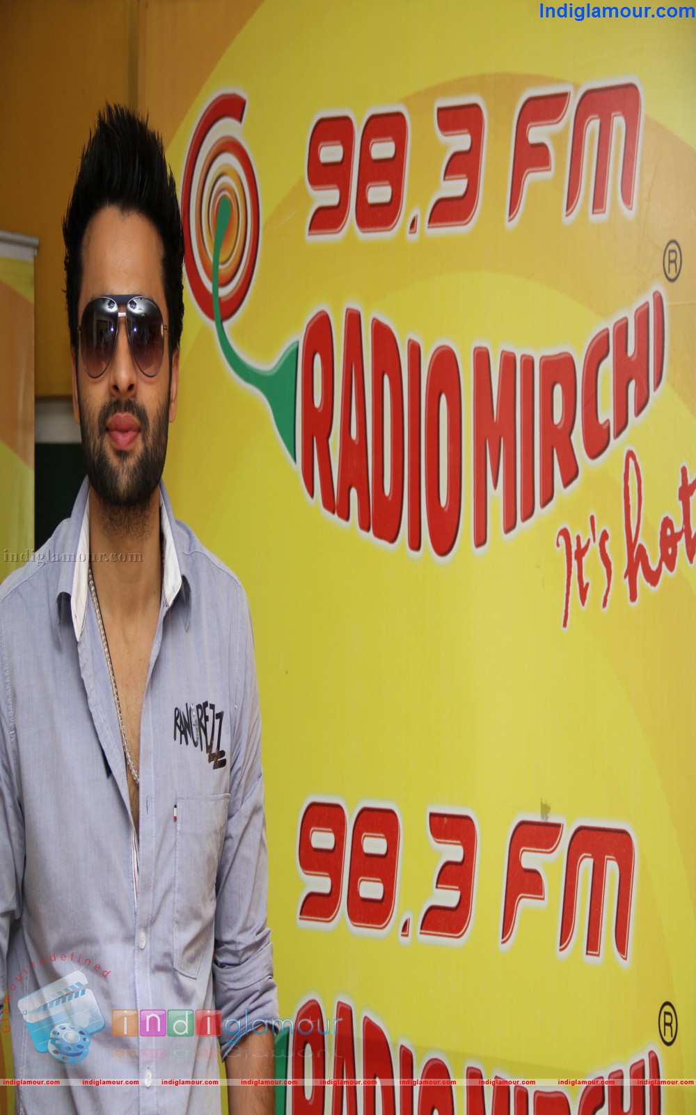 Jackie Bhagnani at Radio Mirchi Mumbai studio Event hd photo