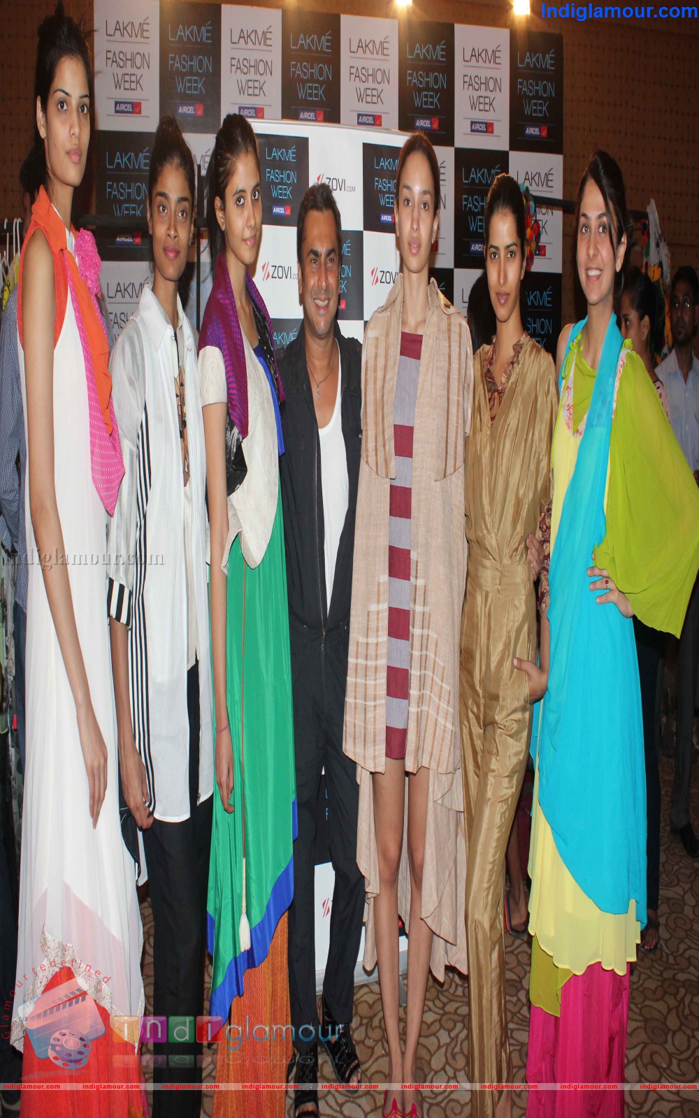 LFWSR 2013 Designer Fitting Day Event hd photo