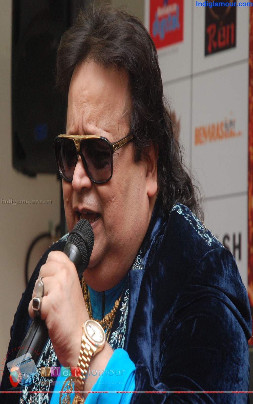 Bappi Lahiri and Jazzy B LLatest Music Video The Holly War Event hd photo