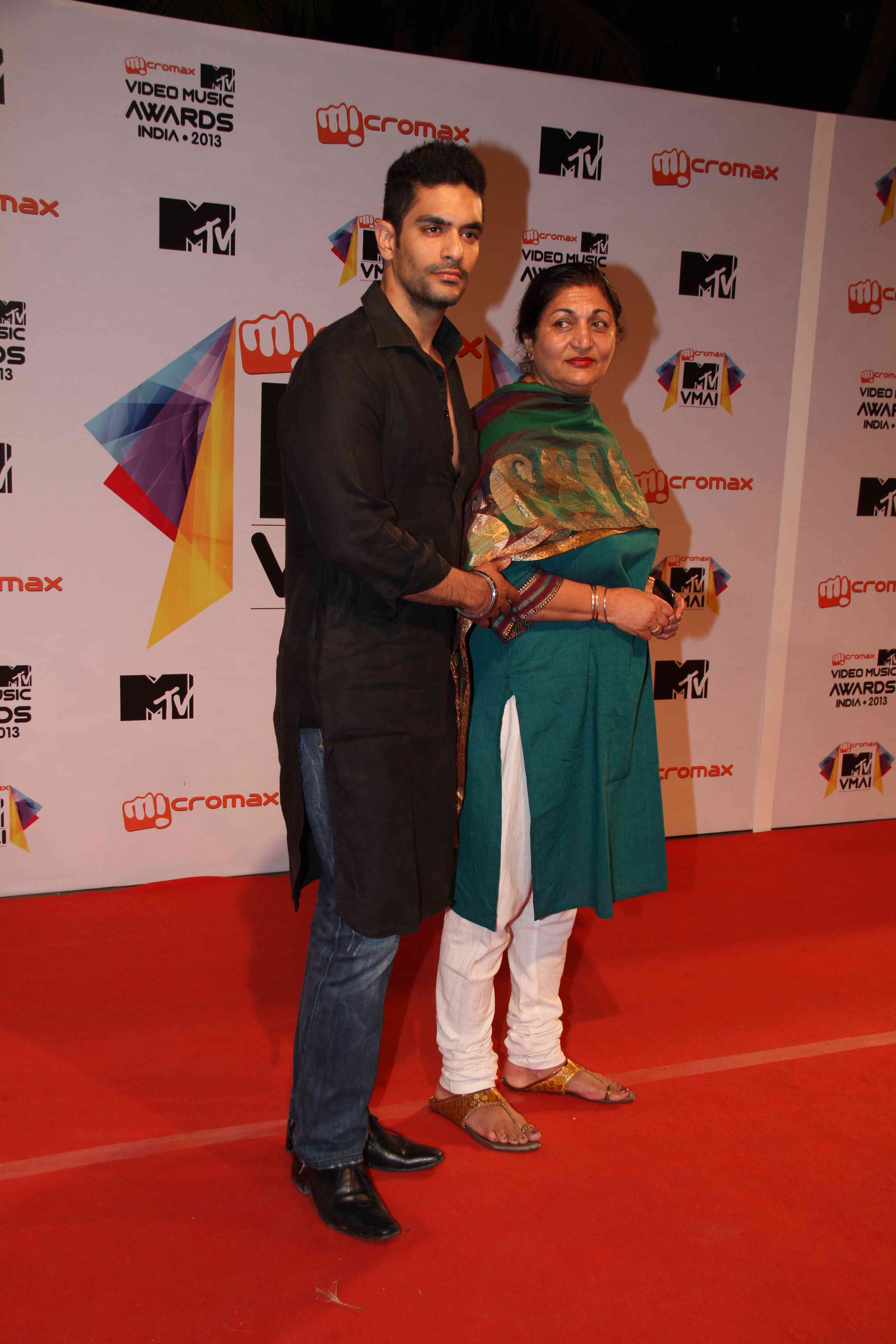 Celebs at MTV Video Music Awards India 2013 Event hd photo