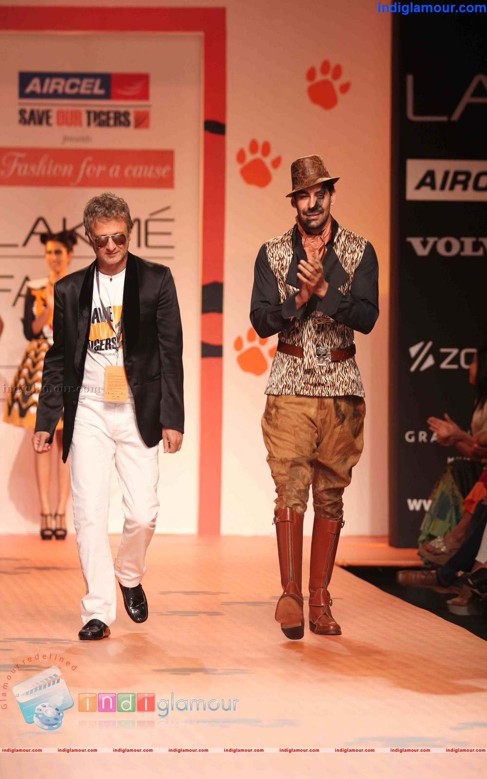Aircel Save our Tigers Presents Fashion For a Course Event hd photo