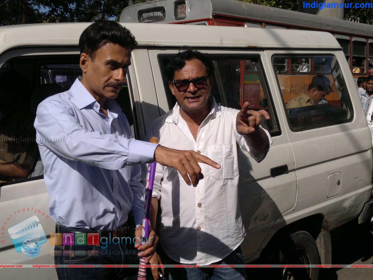 Arif Zakariya Does a Double For Jaiprakesh Sings Dee Event hd photo