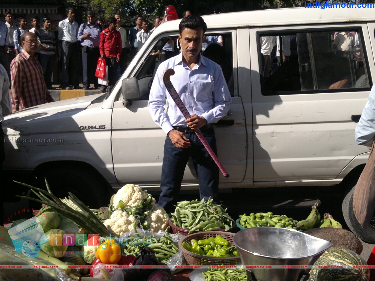 Arif Zakariya Does a Double For Jaiprakesh Sings Dee Event hd photo